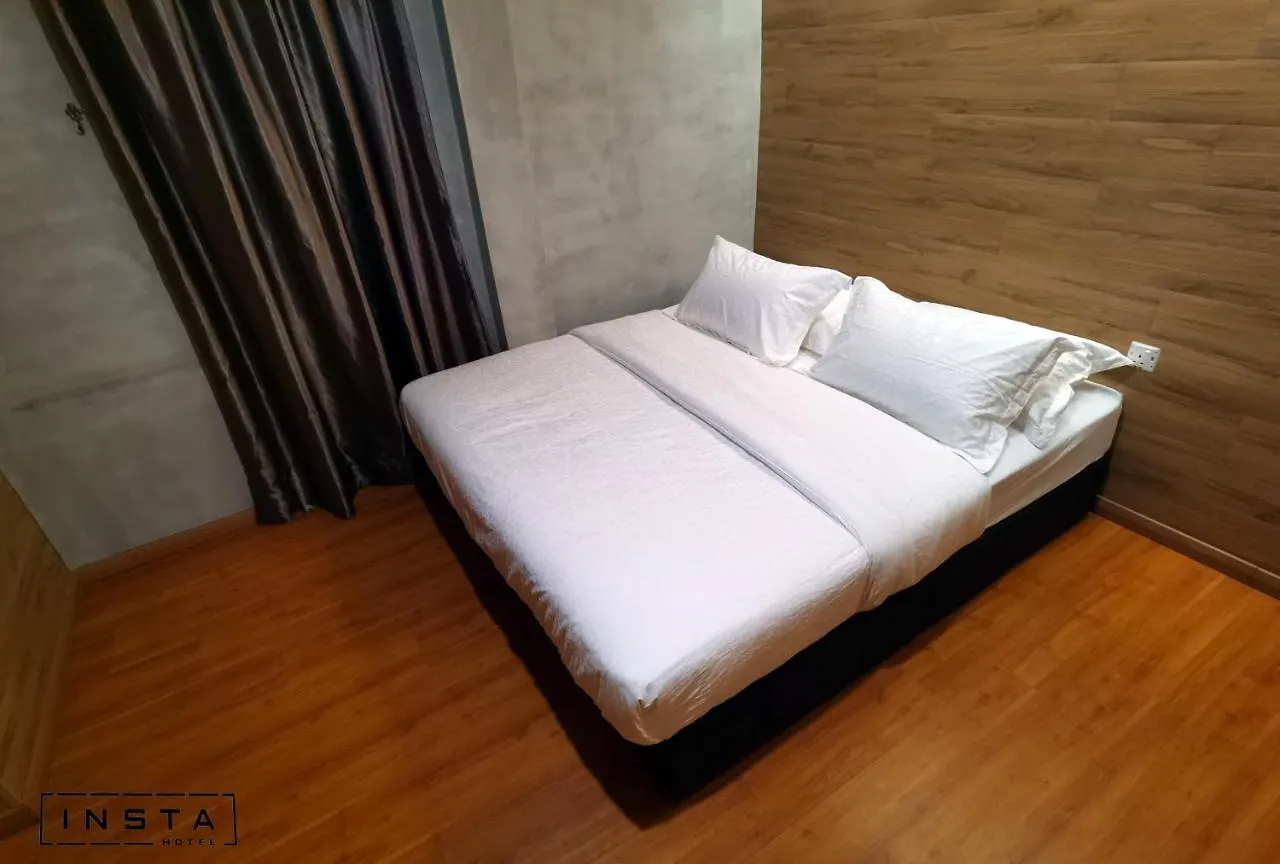 Insta Hotel Johor Bahru 3*,