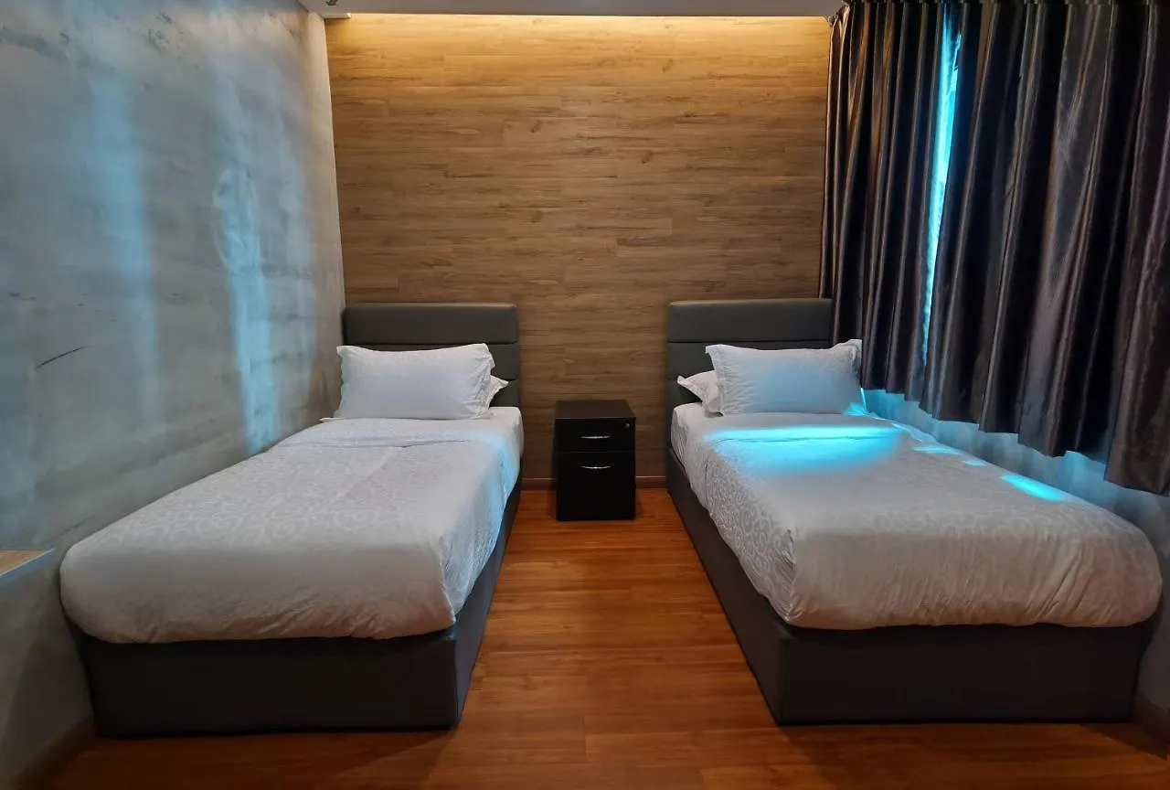 Insta Hotel Johor Bahru 3*,